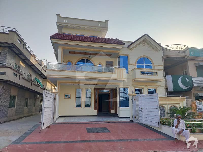 Street Corner House Available For Sale Street Corner House Available For Sale