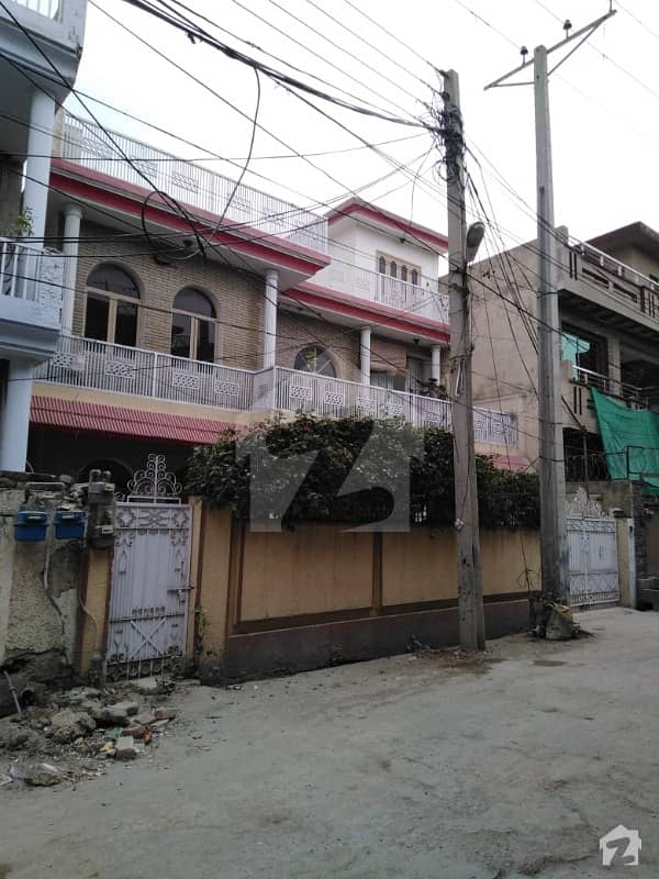 افشاں کالونی راولپنڈی میں 7 کمروں کا 13 مرلہ مکان 2.1 کروڑ میں برائے فروخت۔