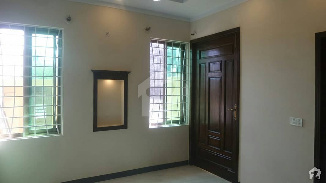 Good 5 Marla Lower Portion For Rent In D-12