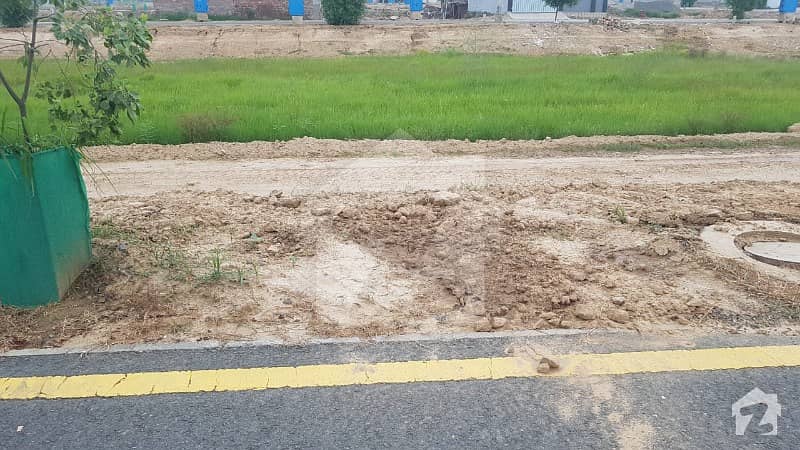 10 Marla Plot Near To Park For Sale In Lake City  Sector M5