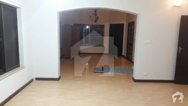 Lush Condition Triple Storey Duplex House For Sale In F7 With Prime Location