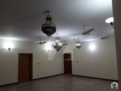 ایف ۔ 11 اسلام آباد میں 7 کمروں کا 1 کنال مکان 8.5 کروڑ میں برائے فروخت۔ ایف ۔ 11 اسلام آباد میں 7 کمروں کا 1 کنال مکان 8.5 کروڑ میں برائے فروخت۔
