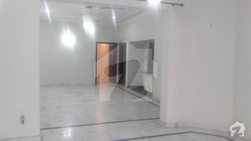 Bahria Town Phase 8 Sector B  10 Marla House For Rent