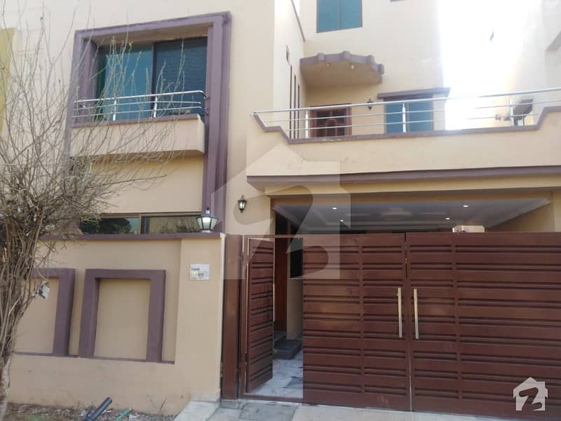 9 Marla House 4 Bedrooms Near To Park Usman Block Bahria Town Lahore