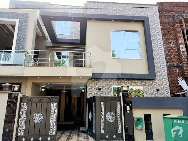 5 Marla Best House Facing Park For Sale In Aa Block Sector, D