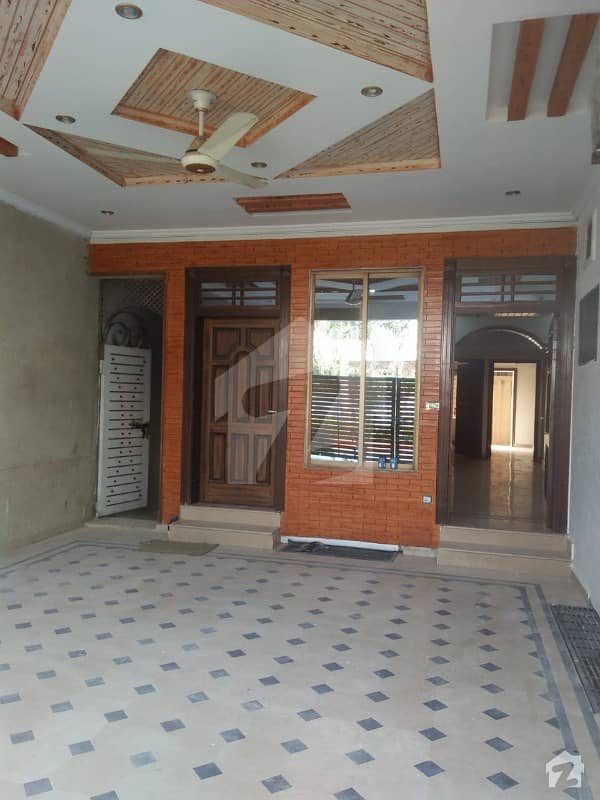 Out Class Triple Storey House For Sale In I83 Near Kachnar Park