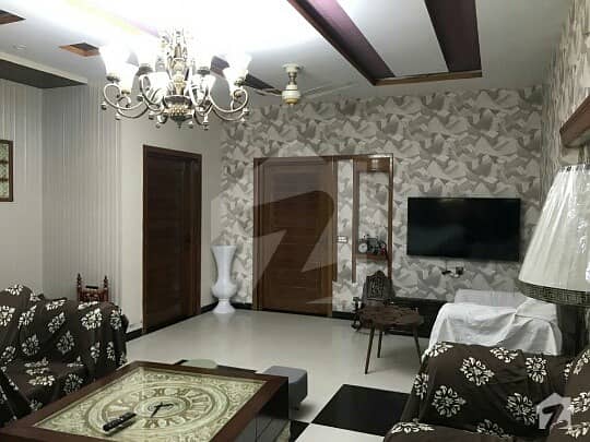 بحریہ ٹاؤن سیکٹر سی بحریہ ٹاؤن لاہور میں 5 کمروں کا 12 مرلہ مکان 2.5 کروڑ میں برائے فروخت۔