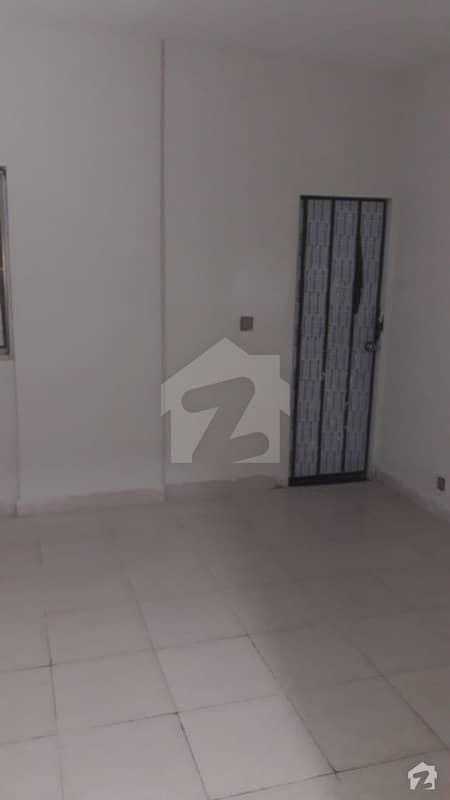 ناظم آباد - بلاک 1 ناظم آباد کراچی میں 2 کمروں کا 3 مرلہ فلیٹ 21 ہزار میں کرایہ پر دستیاب ہے۔