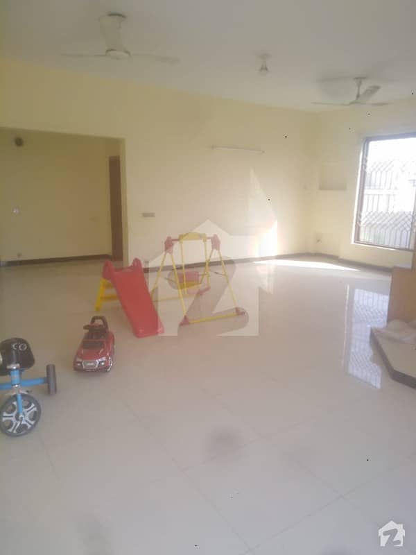 Upper Portion Of 4500  Square Feet In Dha Defence For Rent