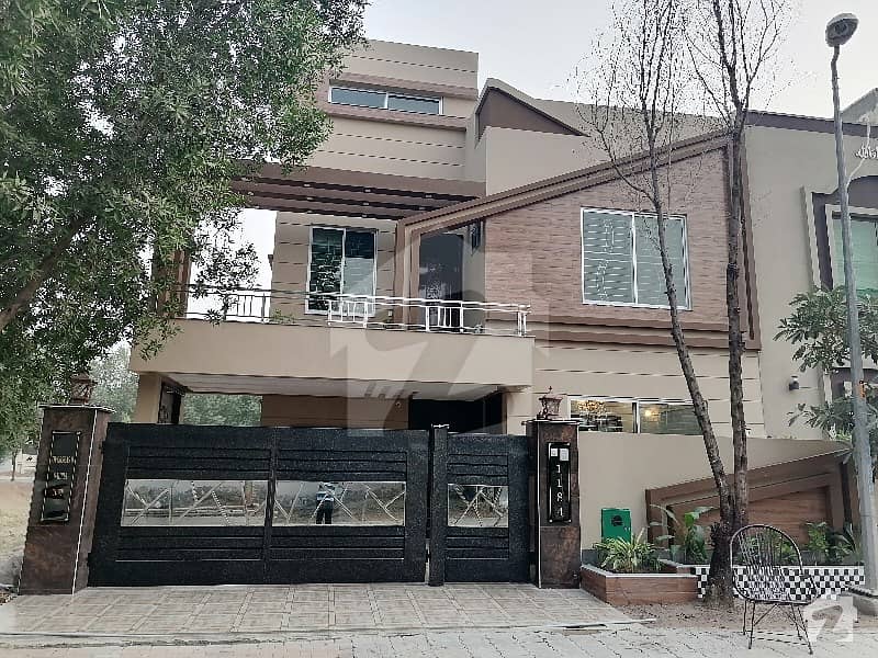 Prime Location 10 Marla Brand New House For Sale In Bahria Town Lahore