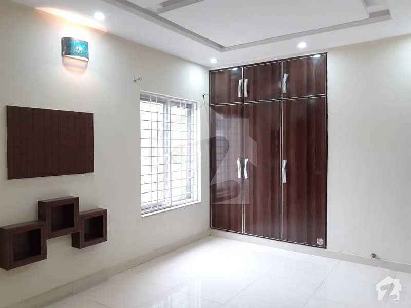 5 Marla Upper Portion For Rent In Bb Block Sector D Bahria Town Lahore