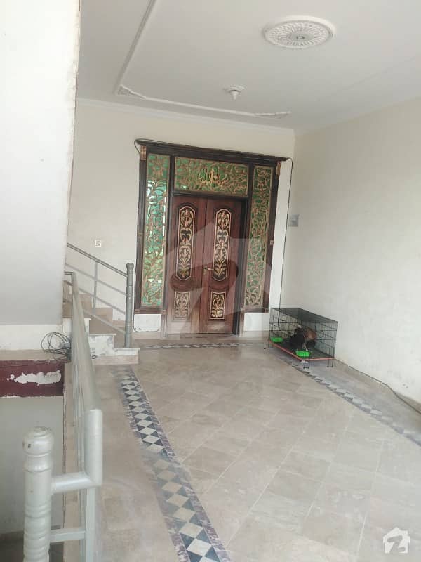 رائل ایونیو اسلام آباد میں 12 کمروں کا 8 مرلہ مکان 85 ہزار میں کرایہ پر دستیاب ہے۔