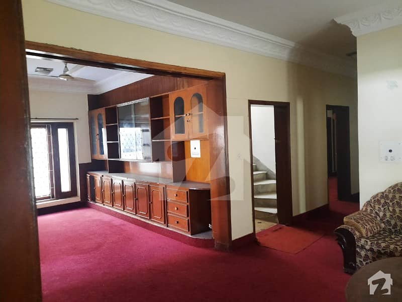 ایف ۔ 10 اسلام آباد میں 7 کمروں کا 1 کنال مکان 8.9 کروڑ میں برائے فروخت۔ ایف ۔ 10 اسلام آباد میں 7 کمروں کا 1 کنال مکان 8.9 کروڑ میں برائے فروخت۔