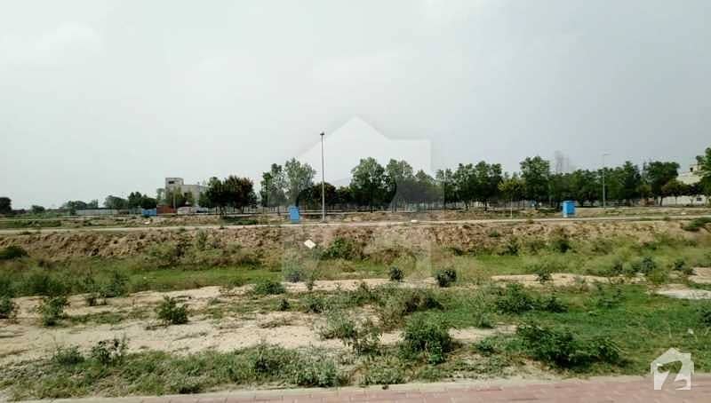 بحریہ ٹاؤن ۔ سکندر بلاک بحریہ ٹاؤن ۔ سیکٹر ایف بحریہ ٹاؤن لاہور میں 1 کنال رہائشی پلاٹ 90 لاکھ میں برائے فروخت۔