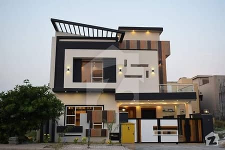 Out Class Location And Brand New Double Unit House Out Class Location And Brand New Double Unit House