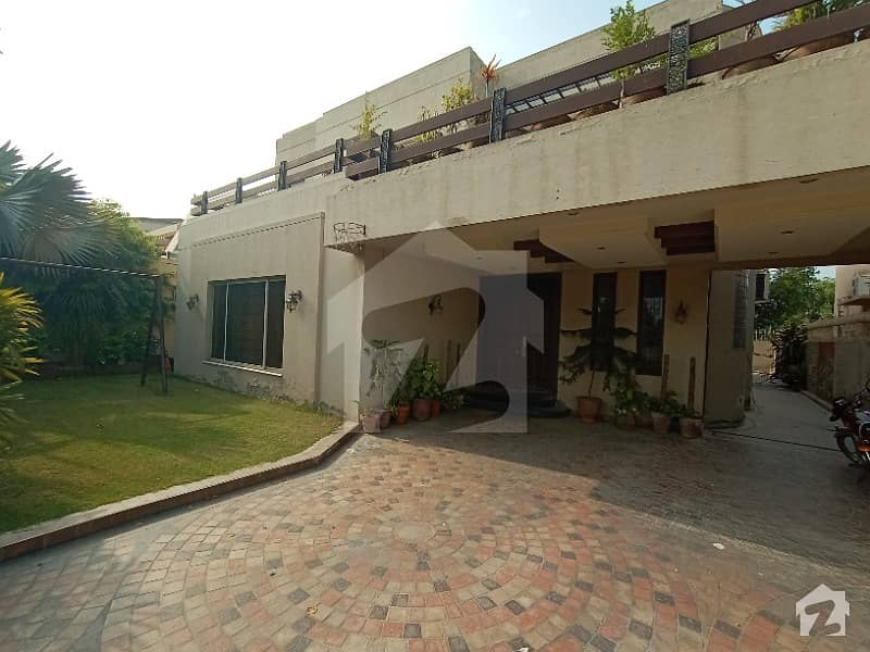 1 Kanal Luxurious House Is Available For Rent In Phase 4 Block Dd