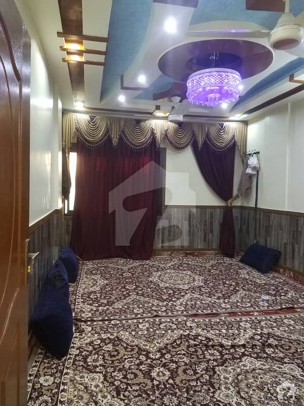 کلفٹن ۔ بلاک 5 کلفٹن کراچی میں 3 کمروں کا 6 مرلہ بالائی پورشن 1.8 کروڑ میں برائے فروخت۔