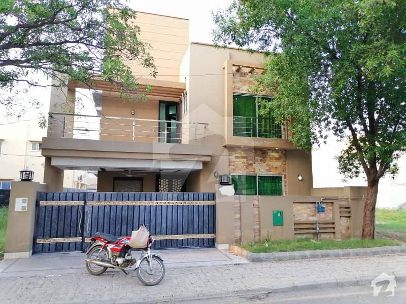 A Prime Location 10 Marla House For Sale In Overseas A Bahria Town Lahore