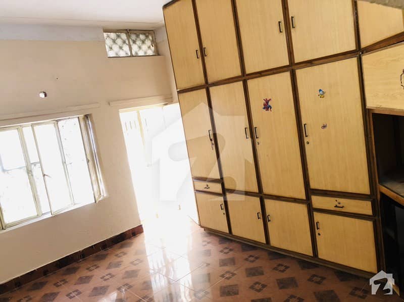 رحمان پورہ (فیروز پور روڈ) لاہور میں 4 کمروں کا 4 مرلہ مکان 1 کروڑ میں برائے فروخت۔