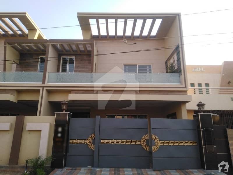 2250  Square Feet House In Johar Town