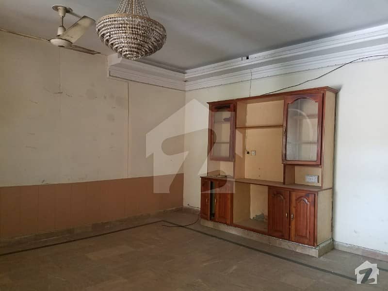 House In Cantt For Sale