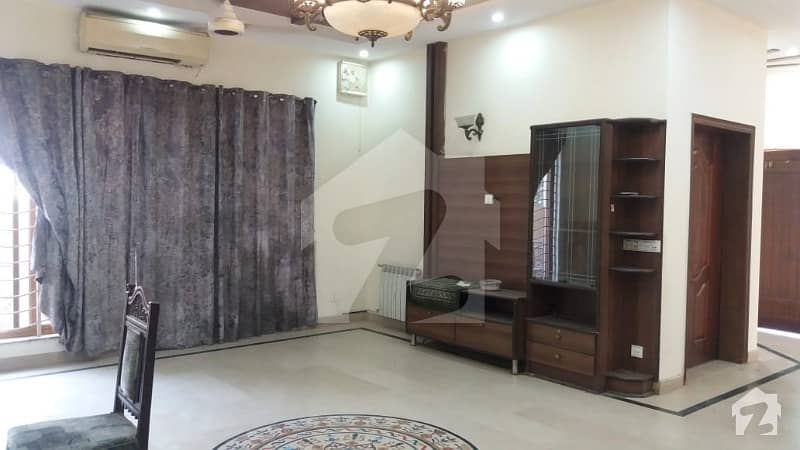 Prime Location 1 Kanal Lower Portion For Rent In Dha Phase 5