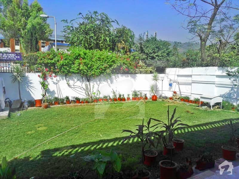 11 Beds House Is Available For Rent In F6 Islamabad F6, Islamabad