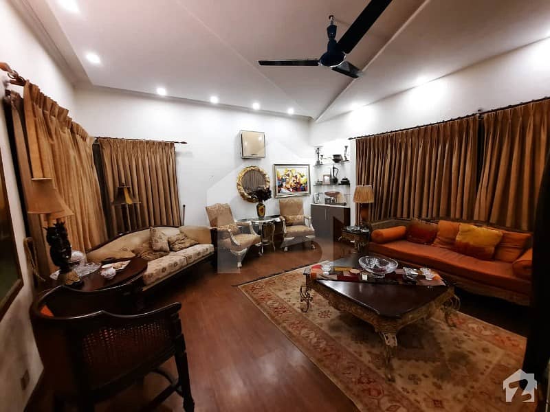 ڈی ایچ اے فیز 4 - بلاک ڈیڈی فیز 4 ڈیفنس (ڈی ایچ اے) لاہور میں 5 کمروں کا 1 کنال مکان 4.99 کروڑ میں برائے فروخت۔