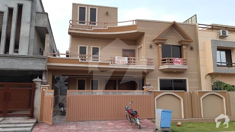 12 Marla Brand New House For Sale In Media Town