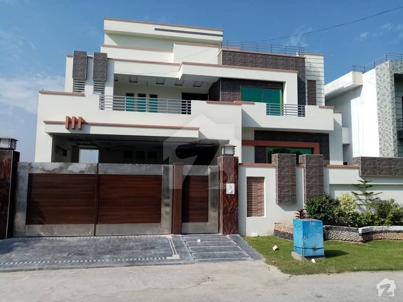 House Of 1 Kanal Available In DC Colony