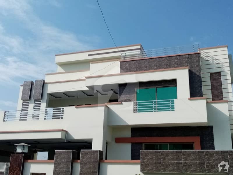 1 Kanal House Ideally Situated In DC Colony 1 Kanal House Ideally Situated In DC Colony