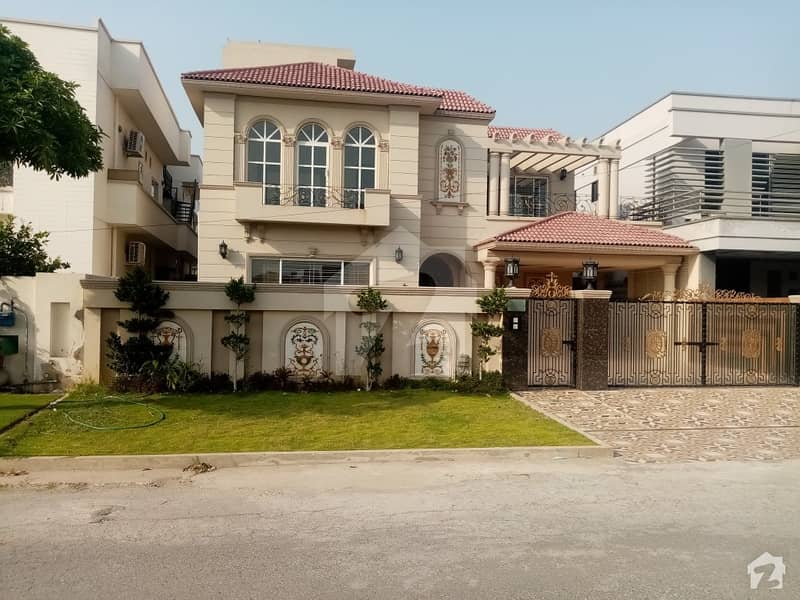 1 Kanal House In DC Colony For Sale