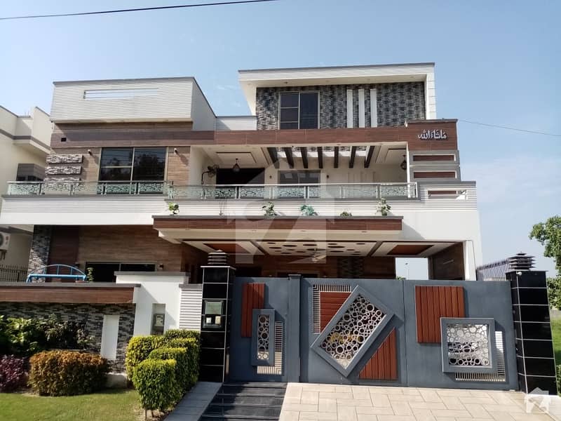 1 Kanal House Is Available For Sale In DC Colony