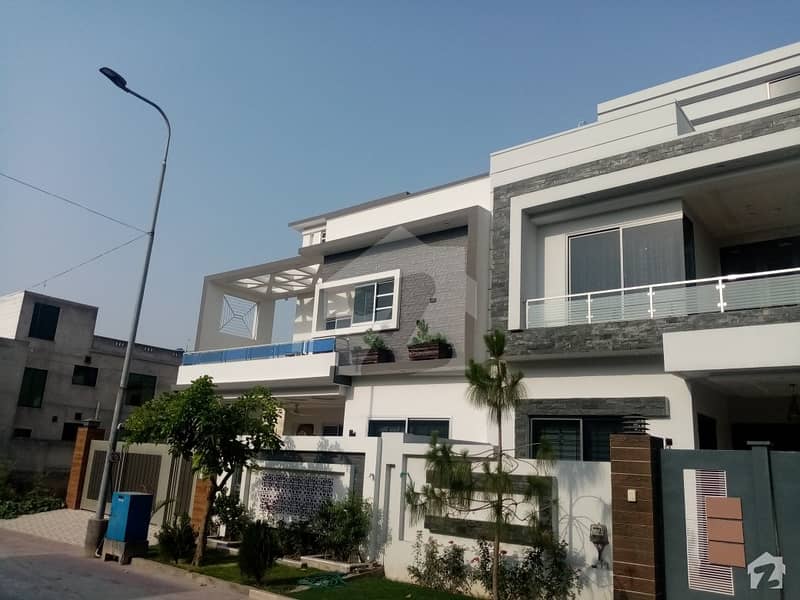 10 Marla House Is Available In DC Colony 10 Marla House Is Available In DC Colony