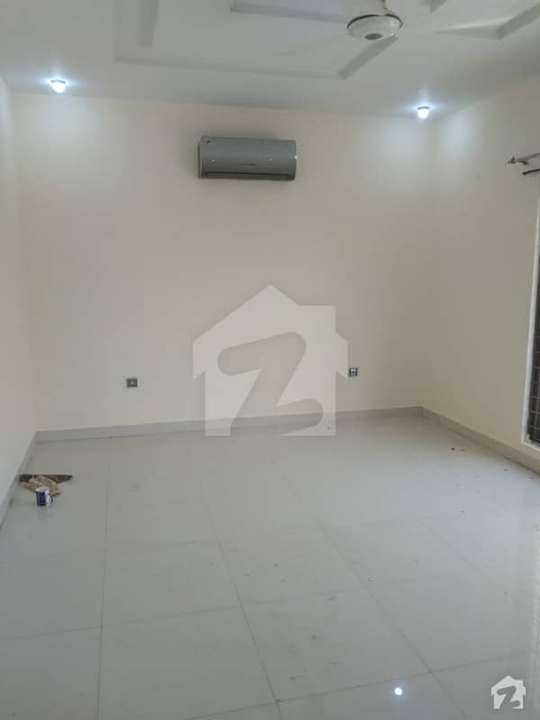 1 Kanal Upper Portion For Rent In DHA Phase 4 Block Aa
