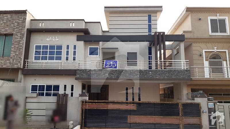 12 Marla Brand New House For Sale In Media Town