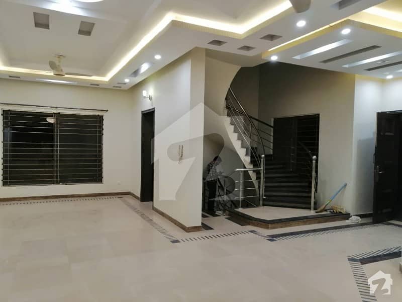 Full Basement 1 Kanal House Available For Rent Very Reasonable Rent