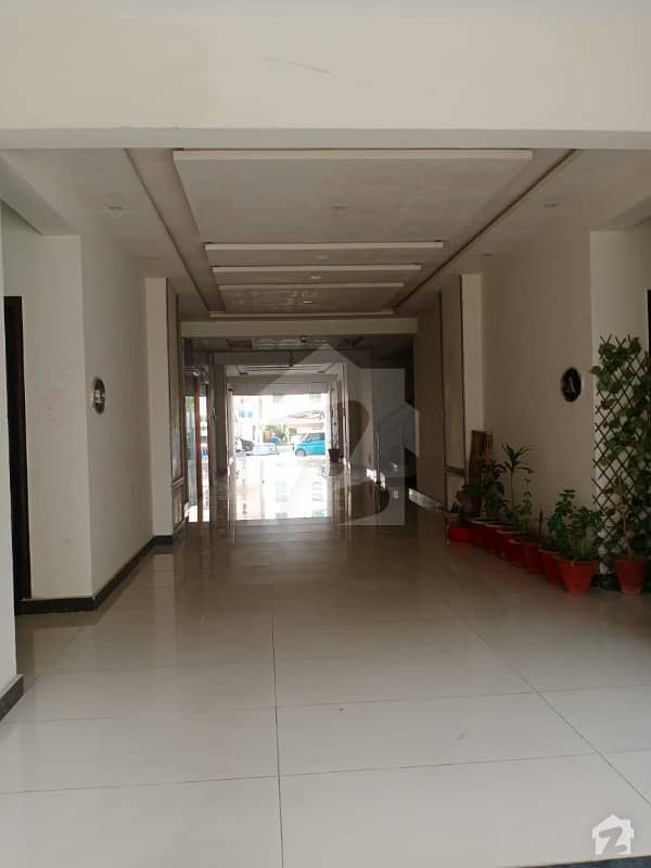 عسکری 11 ۔ سیکٹر بی عسکری 11 عسکری لاہور میں 3 کمروں کا 10 مرلہ فلیٹ 42 ہزار میں کرایہ پر دستیاب ہے۔