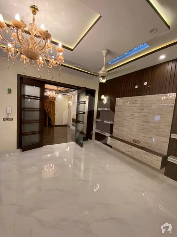In Bahria Town House For Sale Sized 2250  Square Feet