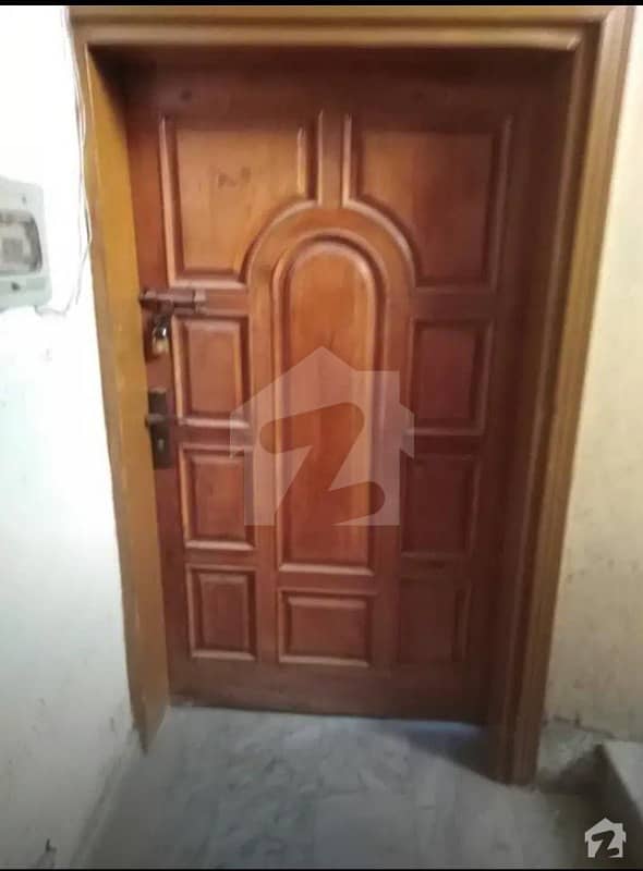 3 Bed Flat Is Available For Rent On Main Range Road 3 Bed Flat Is Available For Rent On Main Range Road