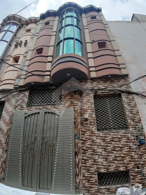 عشرت سنیما روڈ پشاور میں 5 کمروں کا 3 مرلہ مکان 1.1 کروڑ میں برائے فروخت۔