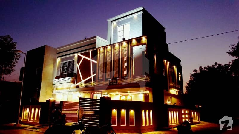 11 Marla Luxury Corner House For Sale