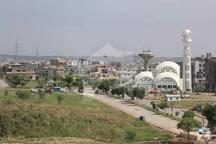 ایم پی سی ایچ ایس - بلاک ای ایم پی سی ایچ ایس ۔ ملٹی گارڈنز بی ۔ 17 اسلام آباد میں 13 مرلہ رہائشی پلاٹ 79 لاکھ میں برائے فروخت۔