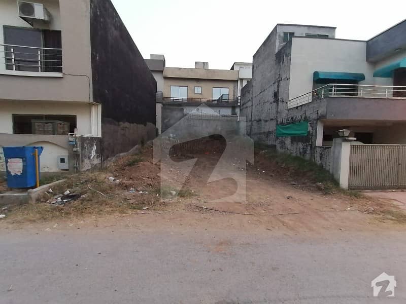 10 Marla Near To Park Near To Main Road Level Plot Solid Land Plot For Sale