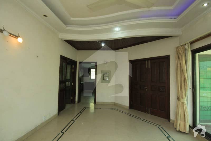 1 Kanal Upper Portion with Separate gate for Rent in Phase 4