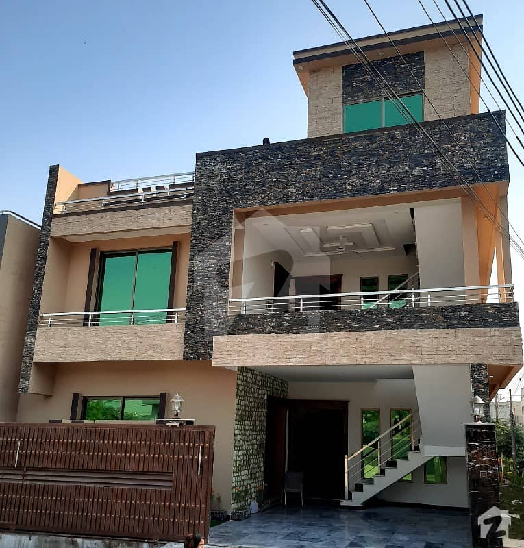 10 Marla Corner Main Road Double Storey Brand New House For Sale