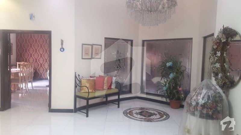 بحریہ ٹاؤن سیکٹر B بحریہ ٹاؤن لاہور میں 5 کمروں کا 1 کنال مکان 1.5 لاکھ میں کرایہ پر دستیاب ہے۔