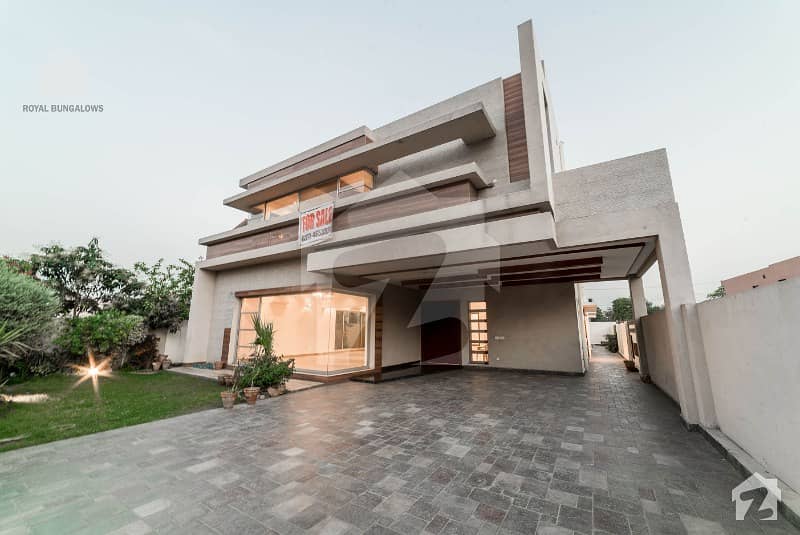 Beautiful Royal Class Bungalow Available In Dha Phase 8