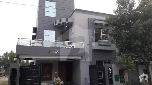 بحریہ ٹاؤن رفیع بلاک بحریہ ٹاؤن سیکٹر ای بحریہ ٹاؤن لاہور میں 5 کمروں کا 10 مرلہ مکان 1.9 کروڑ میں برائے فروخت۔ بحریہ ٹاؤن رفیع بلاک بحریہ ٹاؤن سیکٹر ای بحریہ ٹاؤن لاہور میں 5 کمروں کا 10 مرلہ مکان 1.9 کروڑ میں برائے فروخت۔