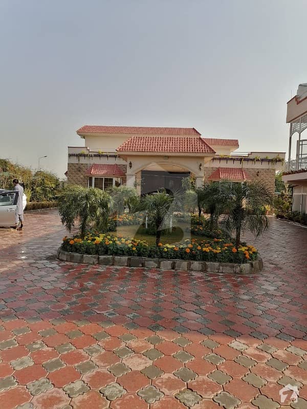 Luxury Farm House For Sale In Chak Shahzad